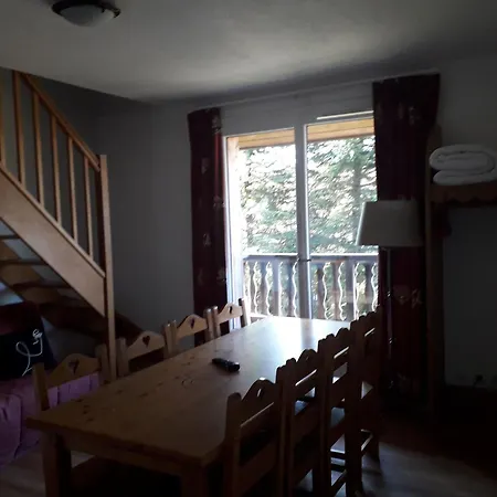 Apartment Duplex 8 Pers Avec Piscine A Super-besse - Fr-1-814-44 Besse-et-Saint-Anastaise