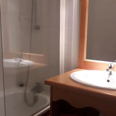 Duplex 8 Pers à Super-besse Avec Piscine - Fr-1-814-44 * Besse-et-Saint-Anastaise